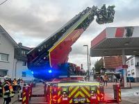 Dachwerbung in Flammen