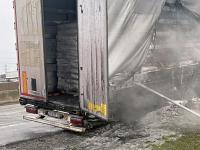 Lkw-Anhänger brennt auf der A 3: Stau bei Limburg