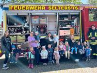 Feuerwehr kommt ins Auenland und begeistert die Kleinen