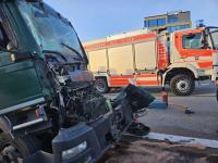Bei LKW-Unfall schwer verletzt