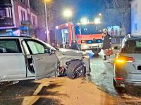 Unfall mit acht Verletzten und eingeklemmte Person