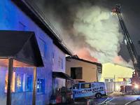 Lagerhalle in Waldhausen gerät in Brand