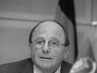 Trauer um Prof. Dr. Albert Jugel Trauer um Prof. Dr. Albert Jugel