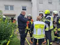 Gebäudebrand in Mehrfamilienhaus