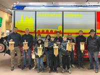 Jugendfeuerwehr hat Nistkästen für Singvögel gebaut 