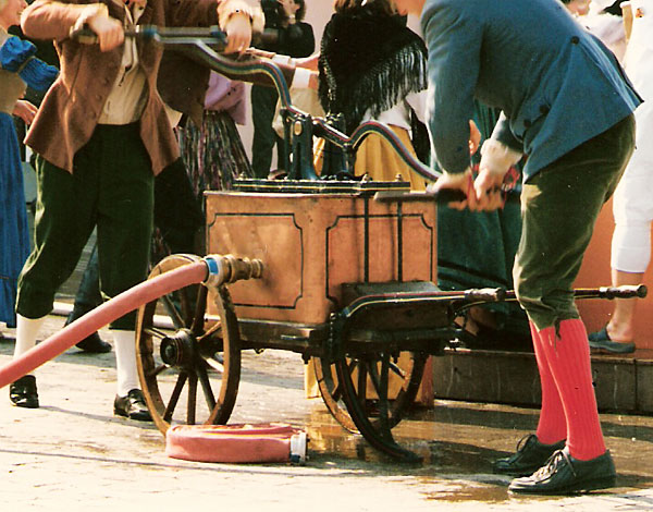 Historische Feuerwehrpumpe