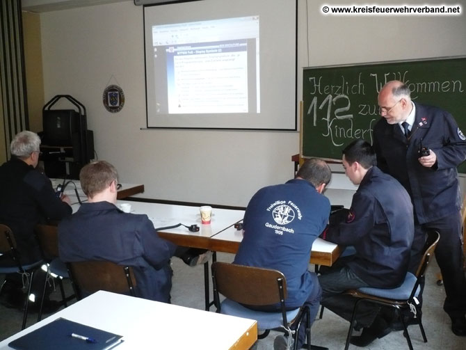 DIGITALFUNK ENDANWENDER-UMSCHULUNG im Landkreis Limburg-Weilburg 23. und 24.03.2012 im Feuerwehrhaus Weilburg