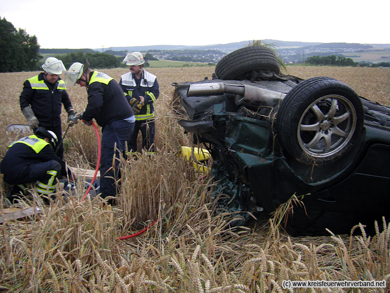 Tödlicher Unfall Auf Der B 8 In Elz