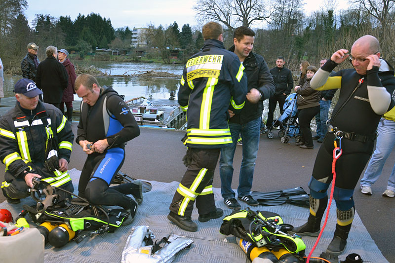 Neujahrsschwimmen der Freiwilligen Feuerwehr Limburg an der Lahn 2014