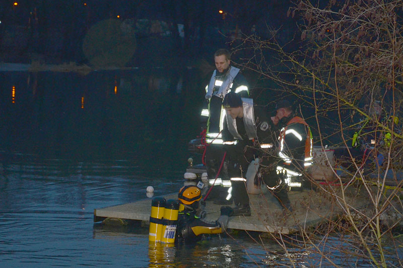 Neujahrsschwimmen der Freiwilligen Feuerwehr Limburg an der Lahn 2014