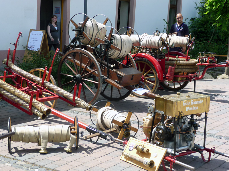Viel Feuerwehr-Nostalgie beim „Historischen Hoffest“ 2011 in Oberbrechen - © Feuerwehr Werschau