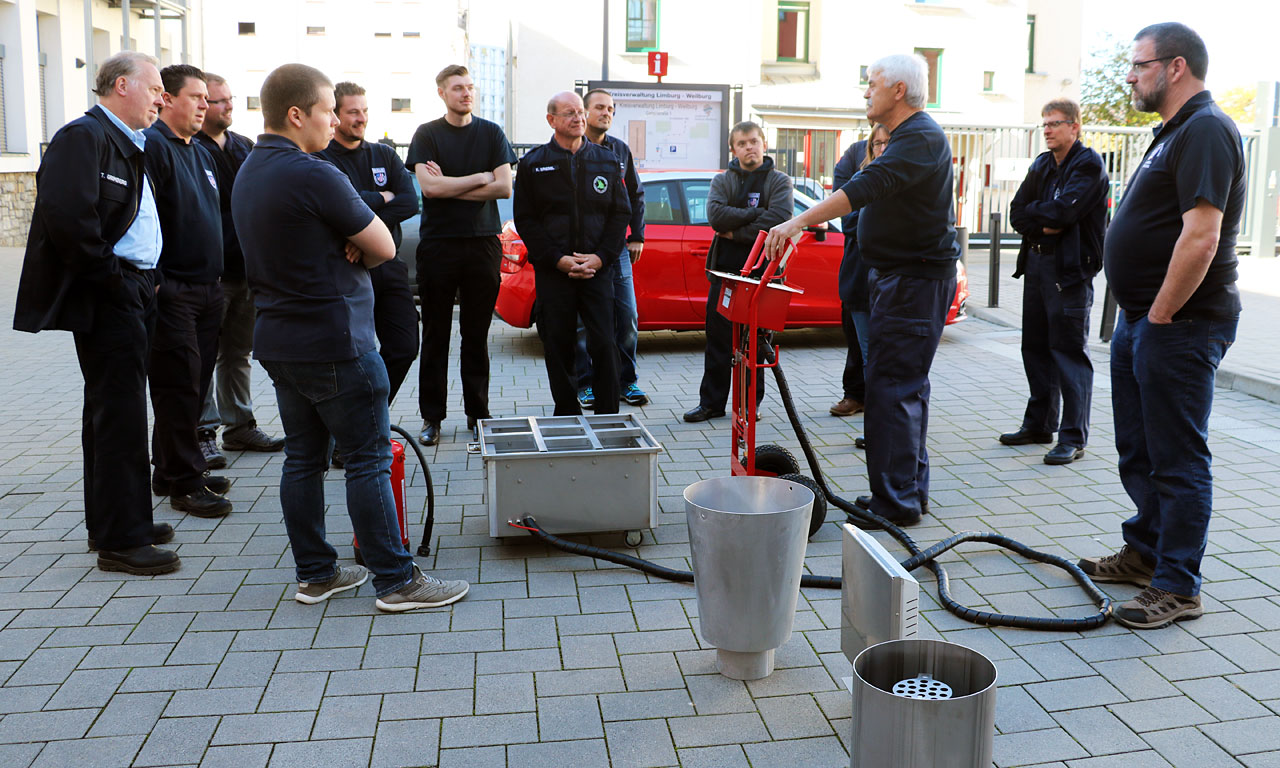 Seminar „Brandschutzerziehung Feuerlöschtrainer- und Anhänger-Einweisung"