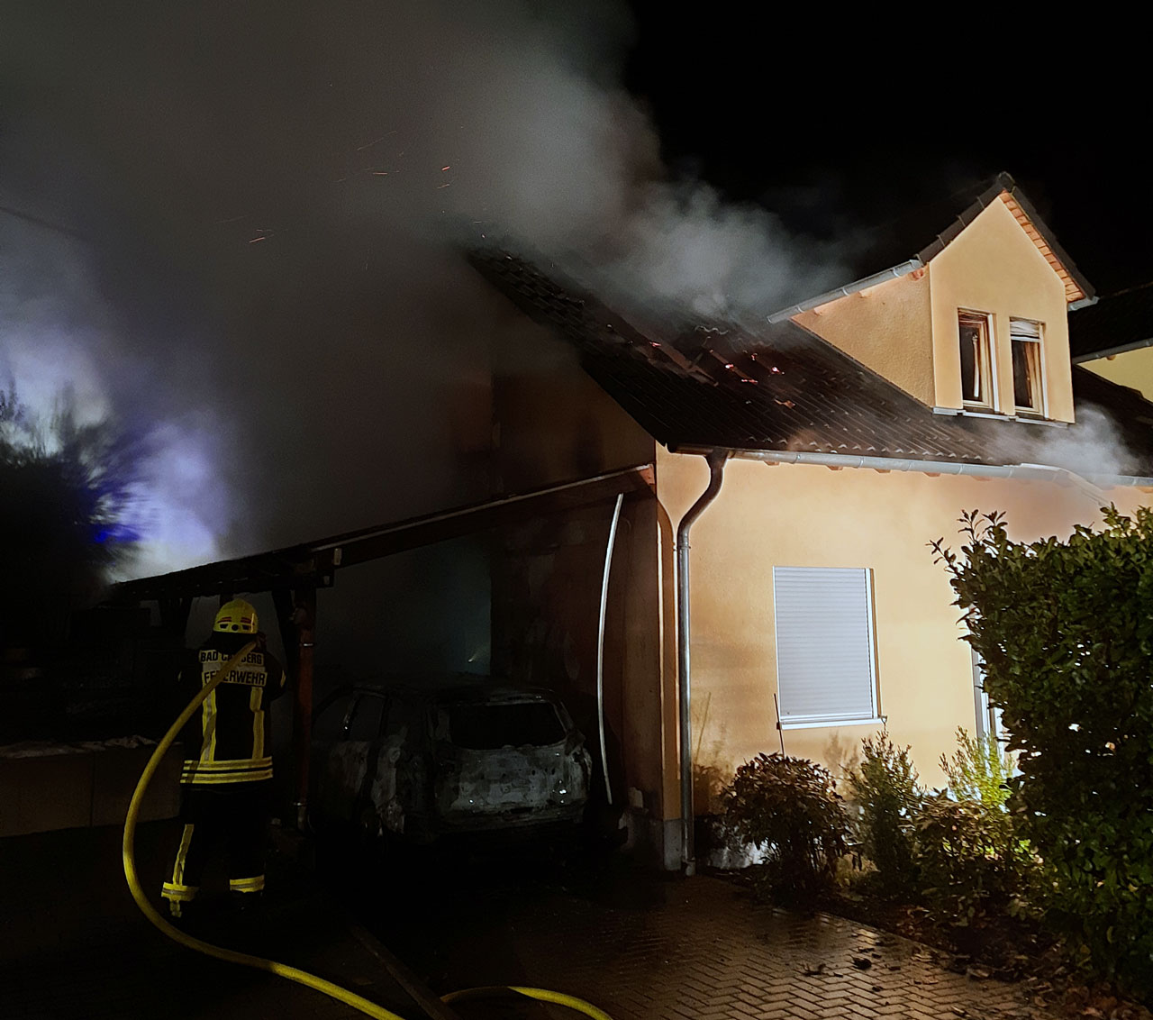 201010 ff bad camberg wohnhausbrand 
