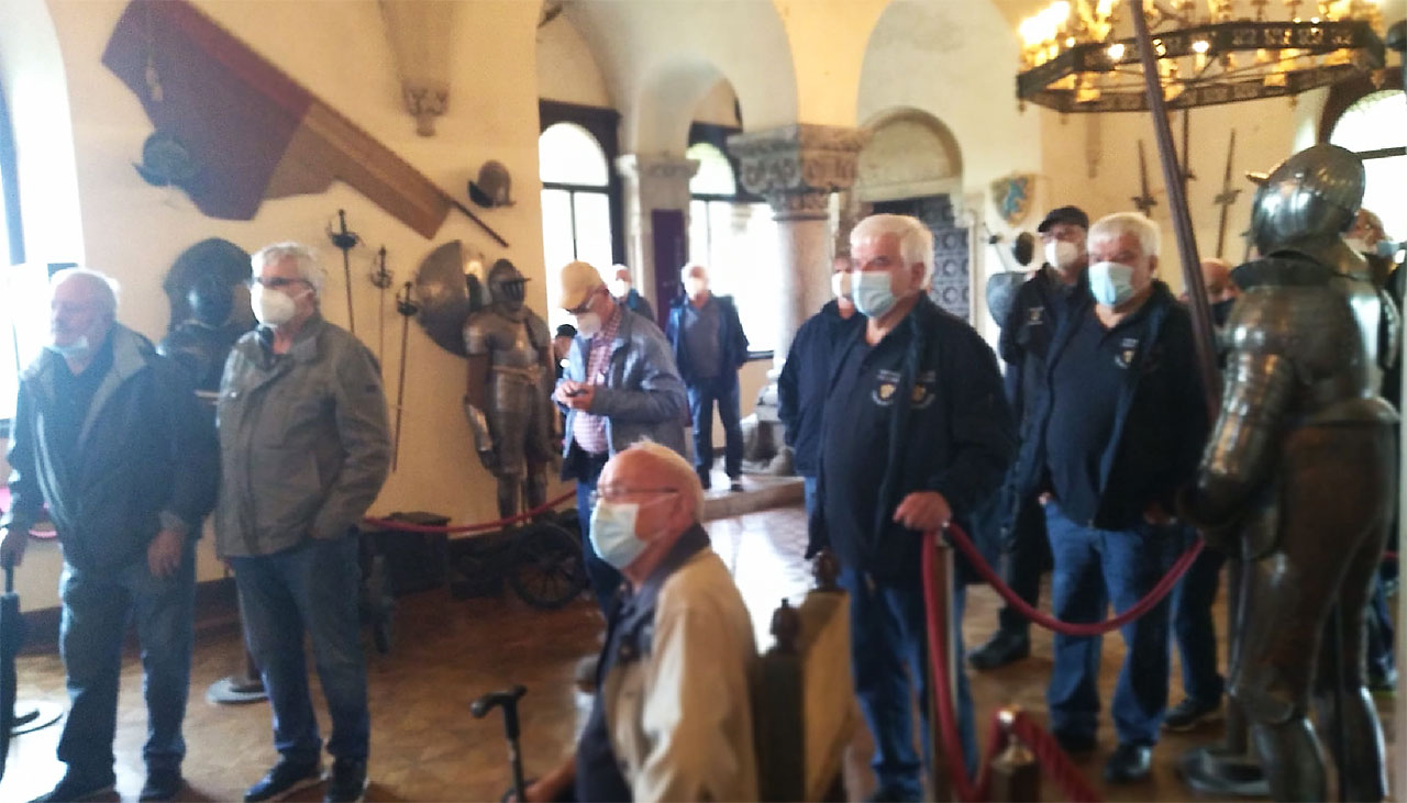 Die Veteranen im Rittersaal des Schlosses Braunfels